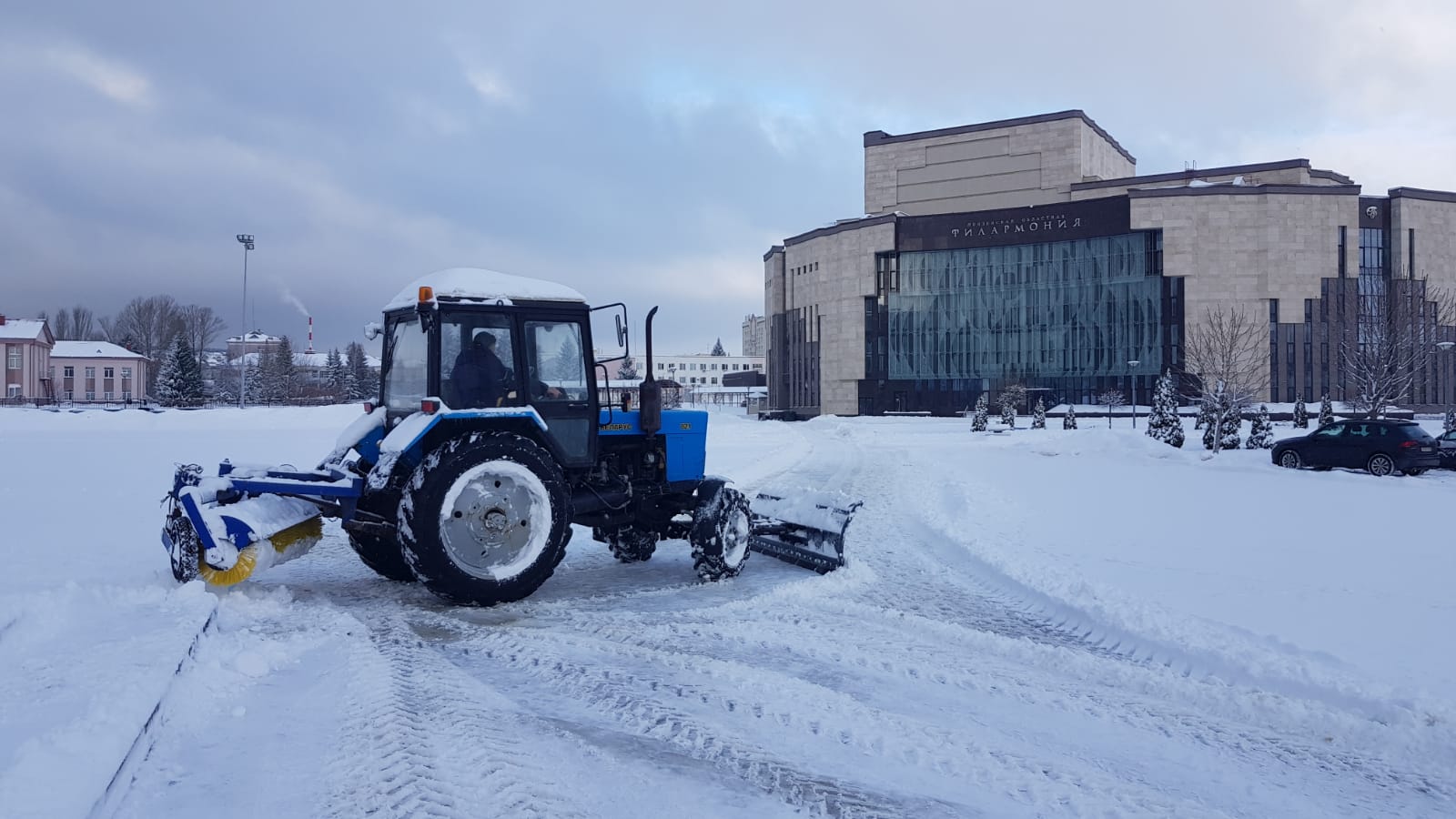 На территории «Пензаконцерта» активно ведутся работы по уборке снега На территории «Пензаконцерта» активно ведутся работы по уборке снега
